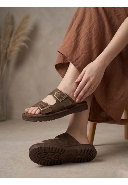 Yazlık Kadın Kahverengi İnce Taban Tokalı Terlik