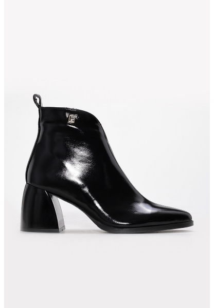 Ayakkabıhane İçi Kürklü Dışı Hakiki Rugan Deri Siyah Kadın Topuklu Bot AH0806419261910