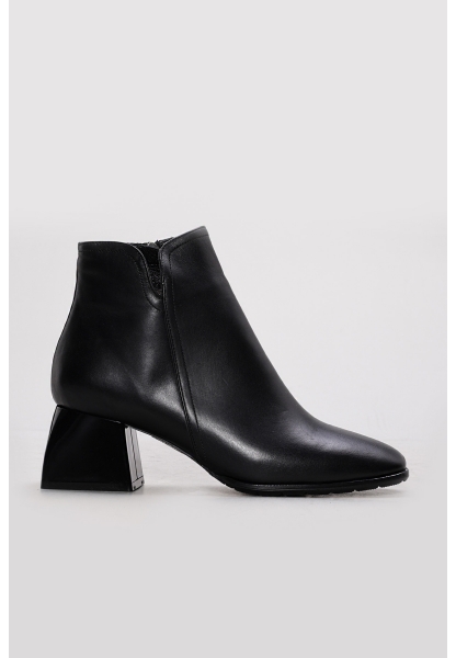 Ayakkabıhane Hakiki Deri Kürklü Siyah Kadın Kalın Topuklu Bot AH07264KZA854