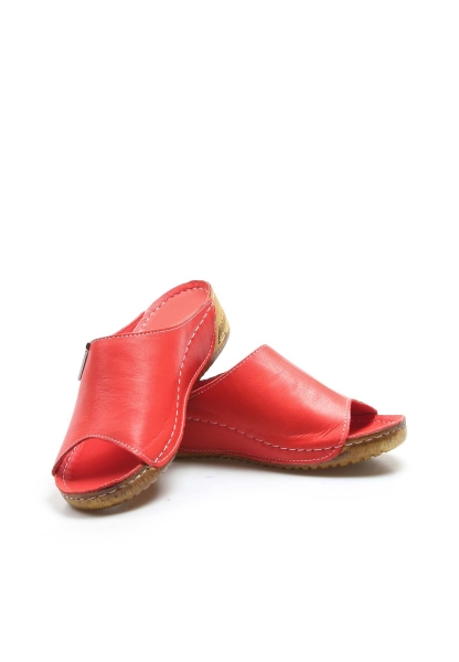 Ayakkabıhane İçi Dışı Hakiki Deri Kırmızı Kadın Kısa Dolgu Topuklu Terlik AH07972261211